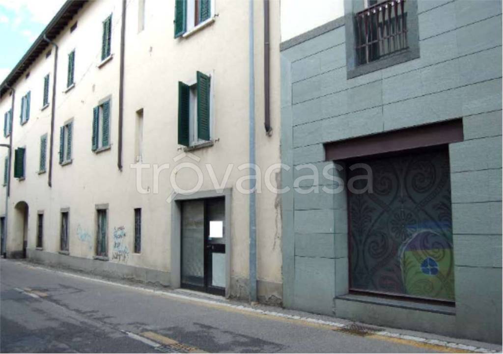 negozio in vendita a Seriate