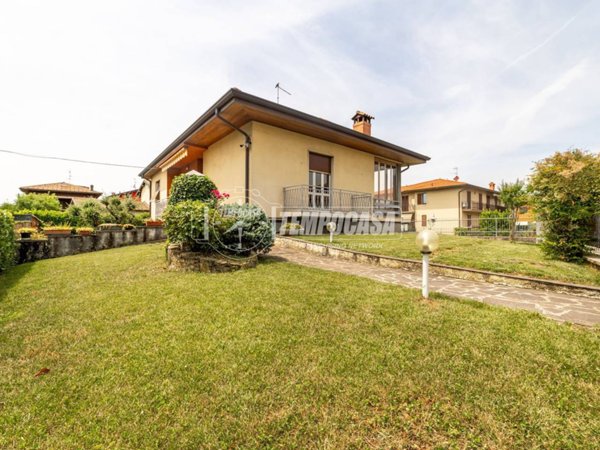 casa indipendente in vendita a Seriate