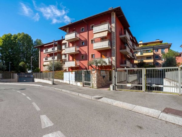 appartamento in vendita a Seriate in zona Paderno