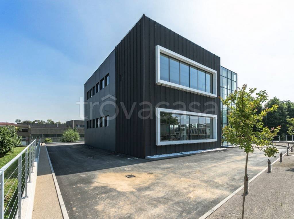 locale commerciale in vendita a Seriate in zona Pastrengo