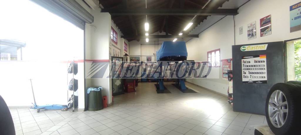 locale commerciale in vendita a Seriate in zona Paderno