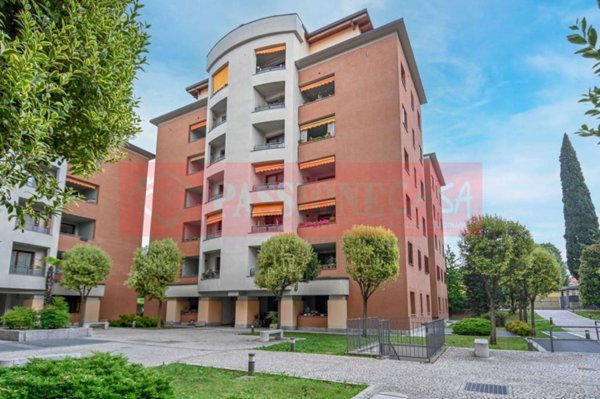 appartamento in vendita a Seriate in zona Paderno
