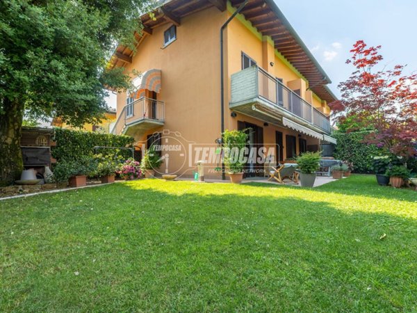 appartamento in vendita a Seriate in zona Paderno
