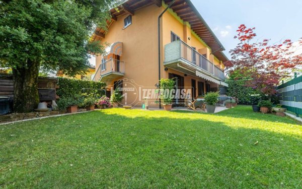 appartamento in vendita a Seriate in zona Paderno