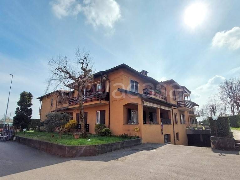 appartamento in vendita a Seriate in zona Paderno