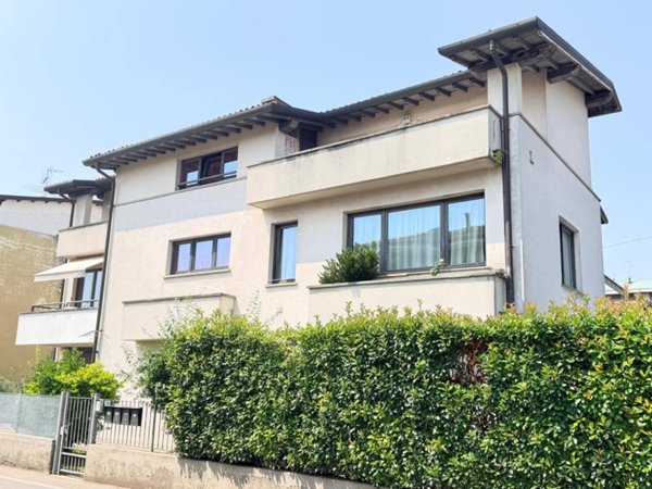 appartamento in vendita a Seriate in zona Paderno