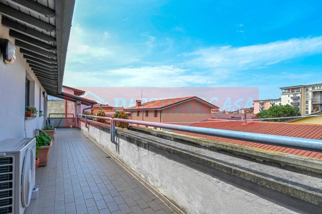 appartamento in vendita a Seriate in zona Paderno