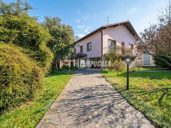 casa indipendente in vendita a Seriate in zona Paderno