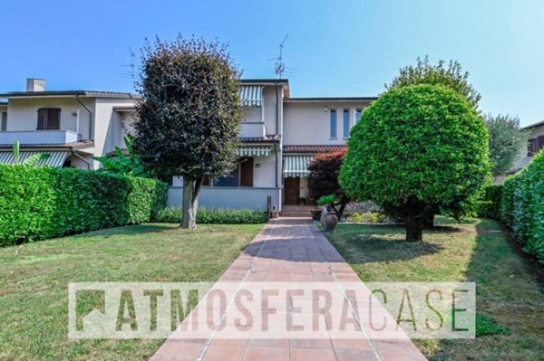 casa indipendente in vendita a Seriate in zona Paderno