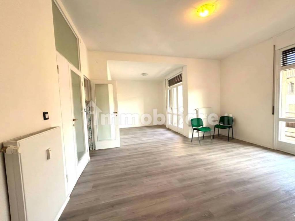 appartamento in vendita a Seriate in zona Paderno