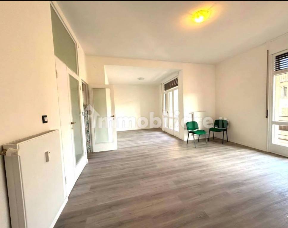 appartamento in vendita a Seriate in zona Paderno