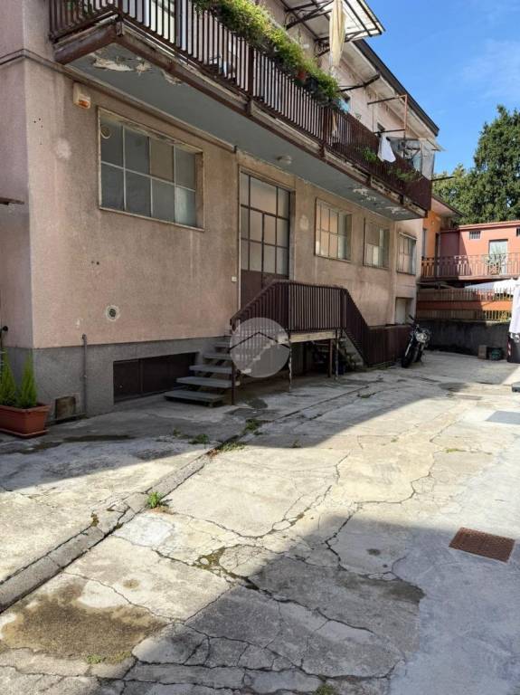 negozio in vendita a Seriate in zona Paderno