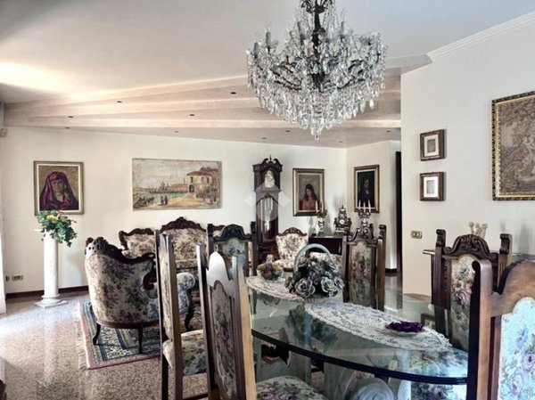 casa indipendente in vendita a Seriate in zona Paderno