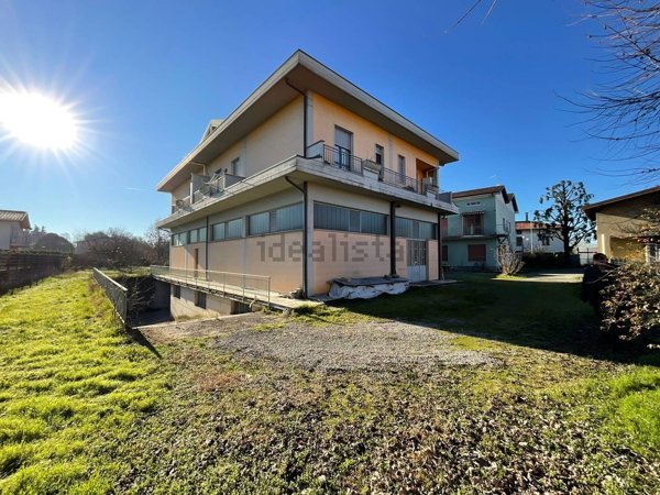 locale di sgombero in vendita a Seriate in zona Cassinone