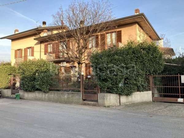 appartamento in vendita a Seriate in zona Paderno