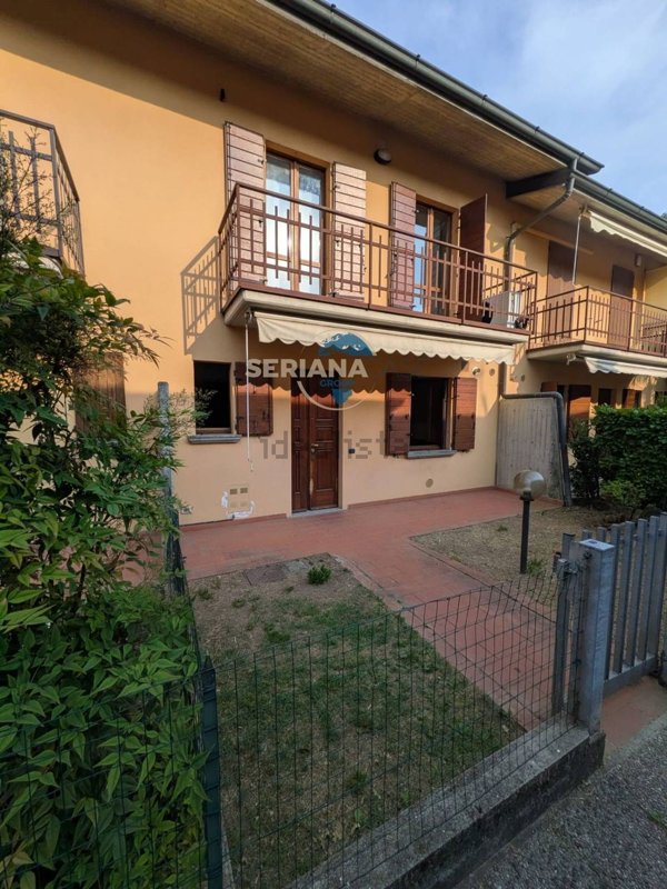 casa indipendente in vendita a Seriate in zona Paderno