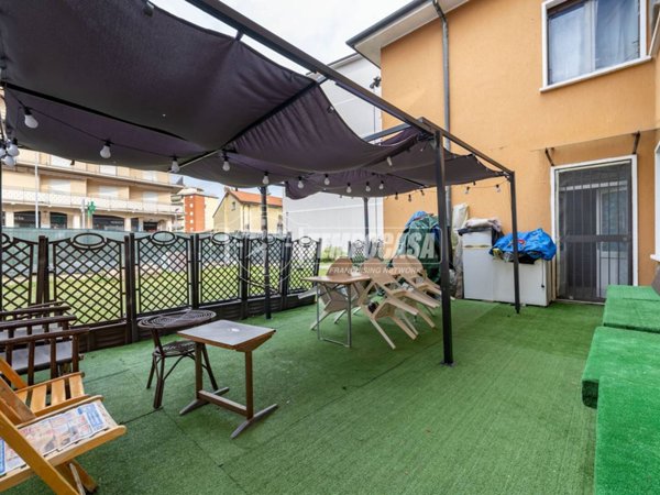 appartamento in vendita a Seriate in zona Paderno