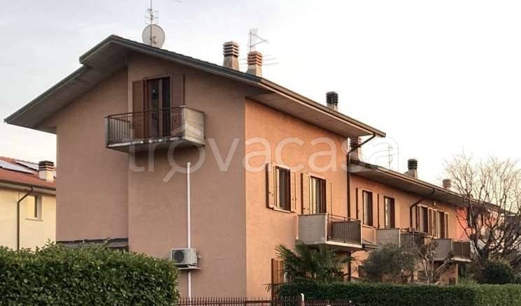 casa indipendente in vendita a Seriate in zona Paderno