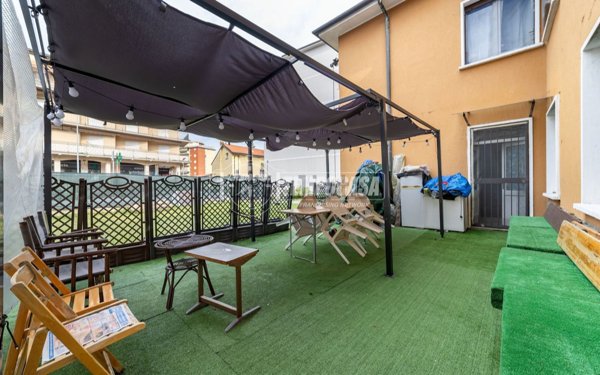 appartamento in vendita a Seriate in zona Paderno