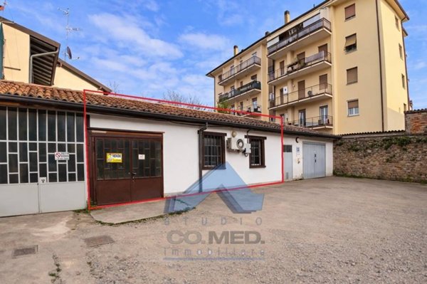 locale commerciale in vendita a Seriate in zona Paderno