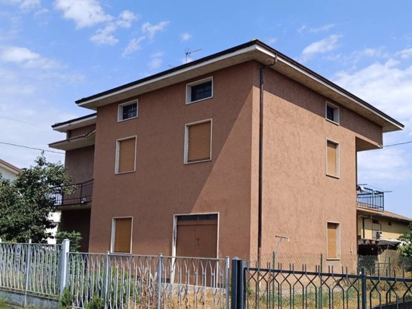 casa indipendente in vendita a Seriate in zona Paderno