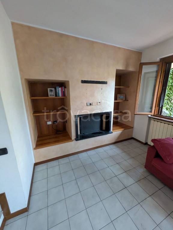 casa indipendente in vendita a Seriate in zona Paderno