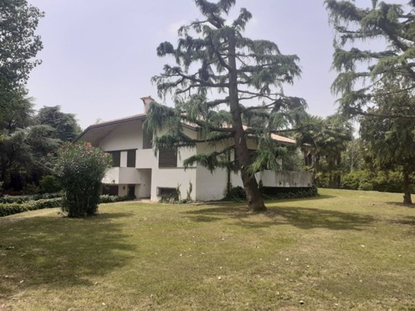 casa indipendente in vendita a Seriate