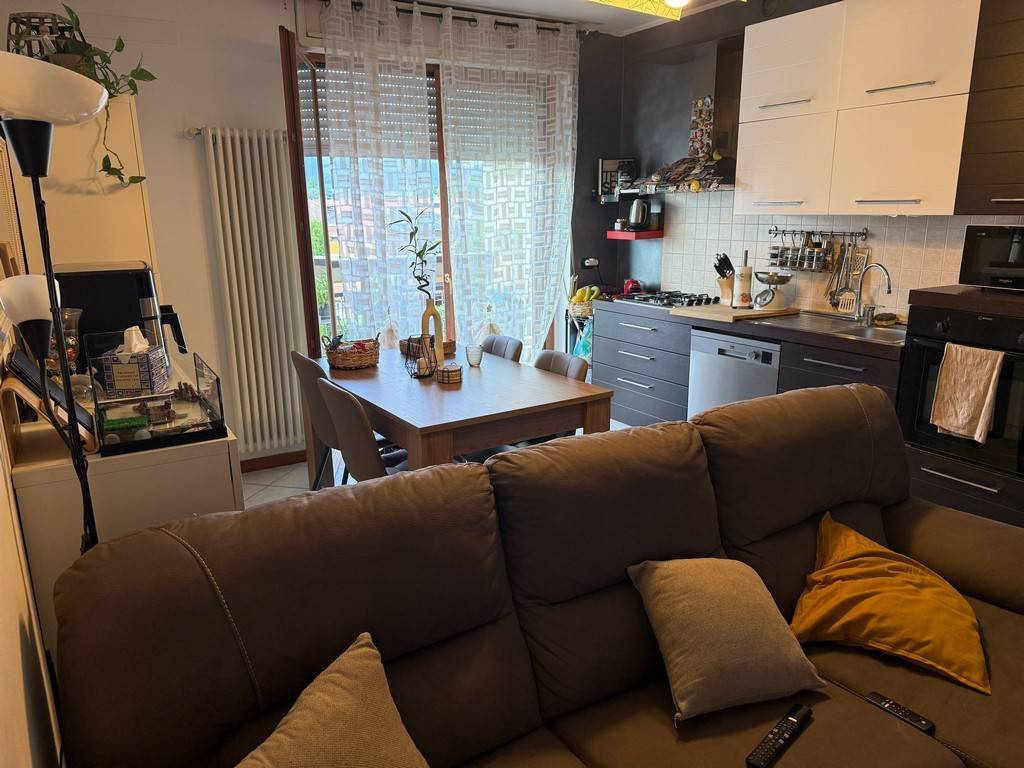 appartamento in vendita a Seriate in zona Paderno