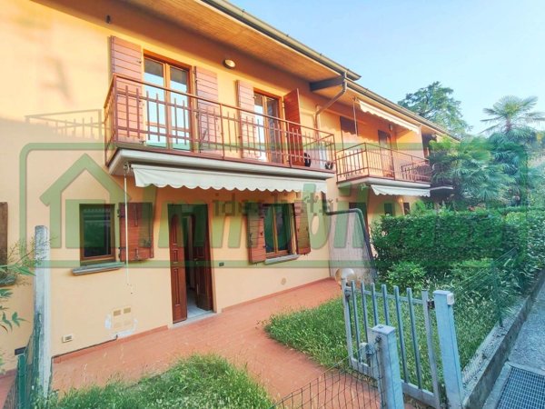 casa indipendente in vendita a Seriate in zona Paderno