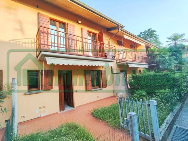 casa indipendente in vendita a Seriate in zona Paderno