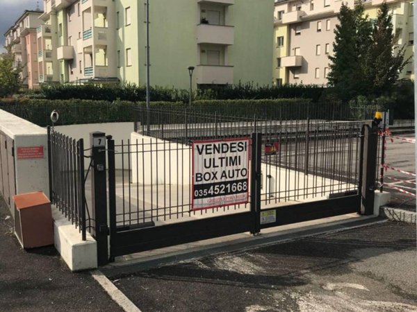 box auto in vendita a Seriate in zona Paderno