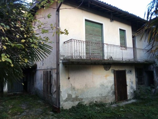 casa indipendente in vendita a Seriate in zona Paderno