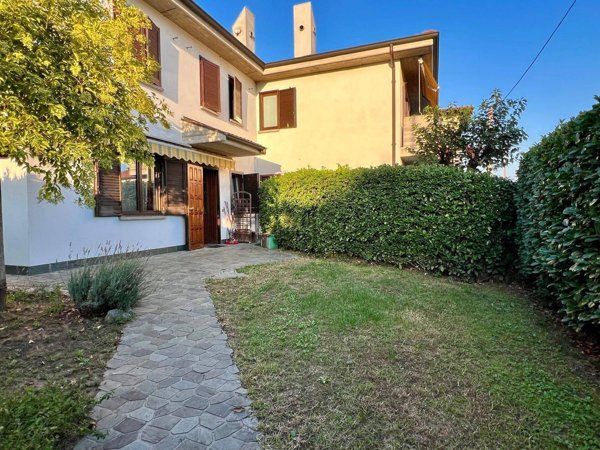 appartamento in vendita a Seriate in zona Paderno