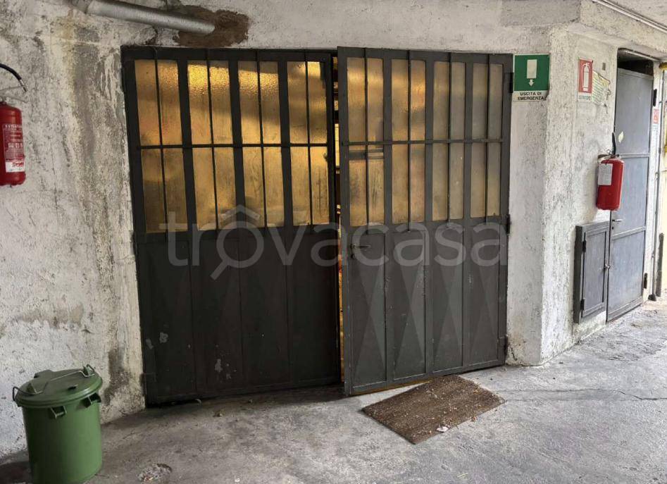 locale commerciale in vendita a Seriate in zona Paderno