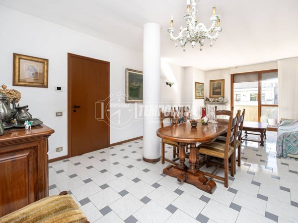 appartamento in vendita a Seriate in zona Paderno