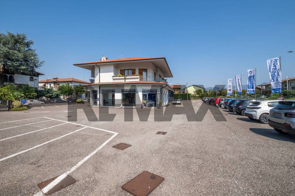 appartamento in vendita a Seriate in zona Paderno