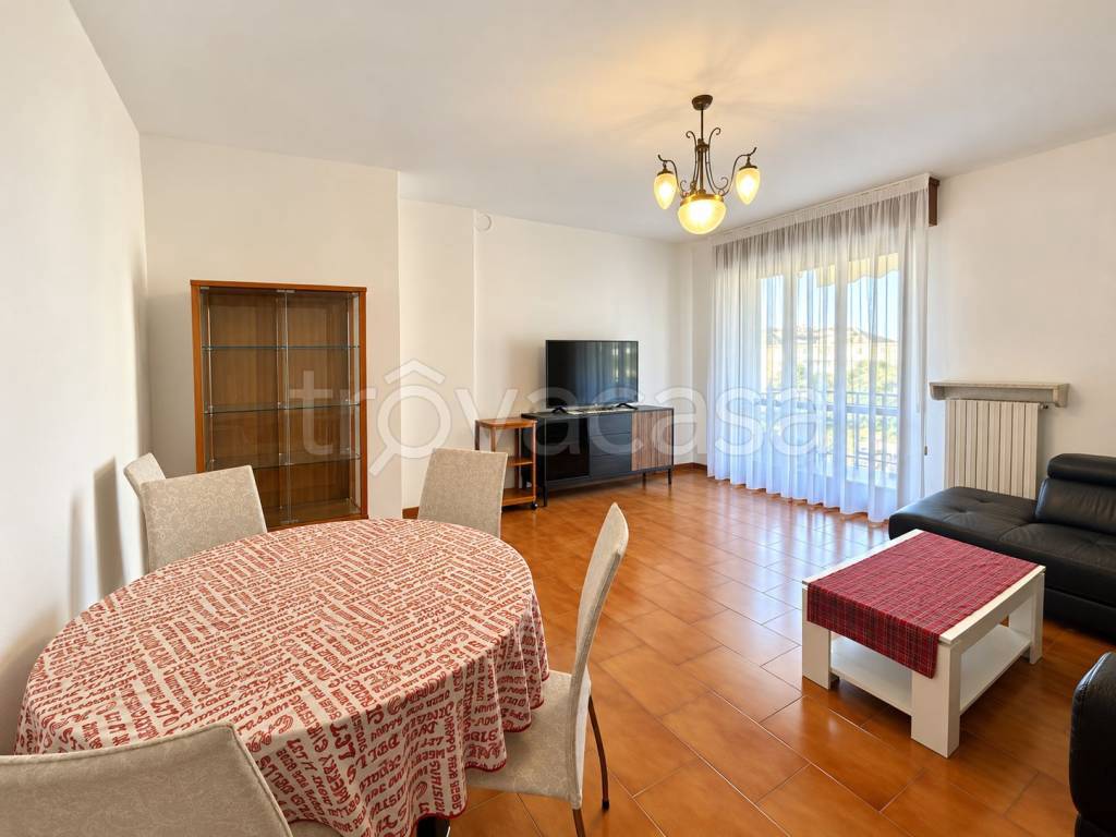 appartamento in vendita a Seriate in zona Paderno