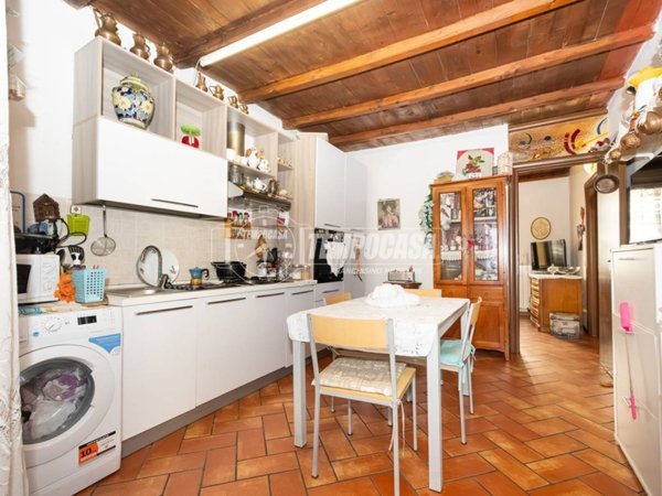 appartamento in vendita a Seriate in zona Paderno