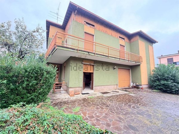 casa indipendente in vendita a Seriate in zona Paderno