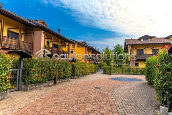 casa indipendente in vendita a Seriate in zona Paderno