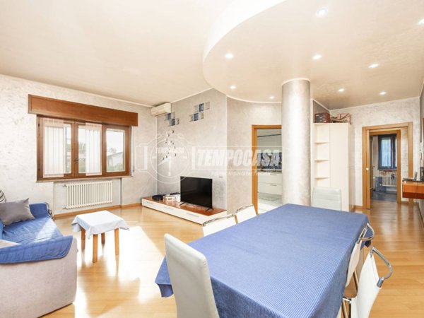 appartamento in vendita a Seriate in zona Paderno