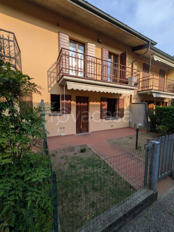 casa indipendente in vendita a Seriate in zona Paderno