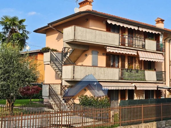 appartamento in vendita a Seriate in zona Paderno