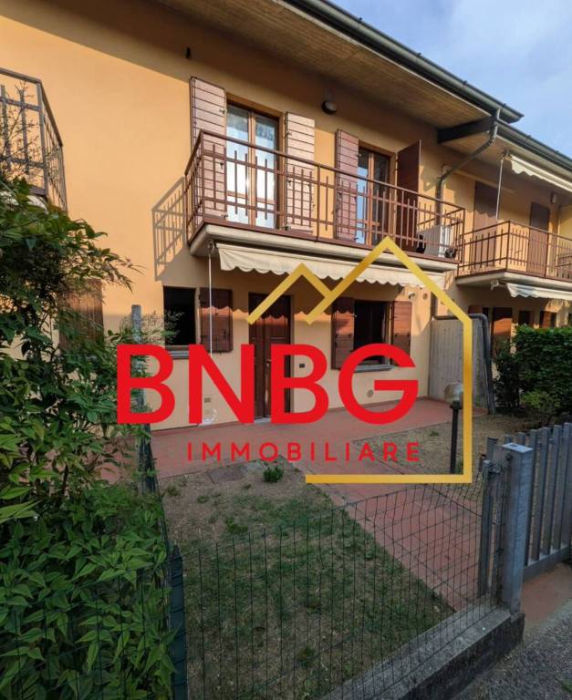 casa indipendente in vendita a Seriate in zona Paderno