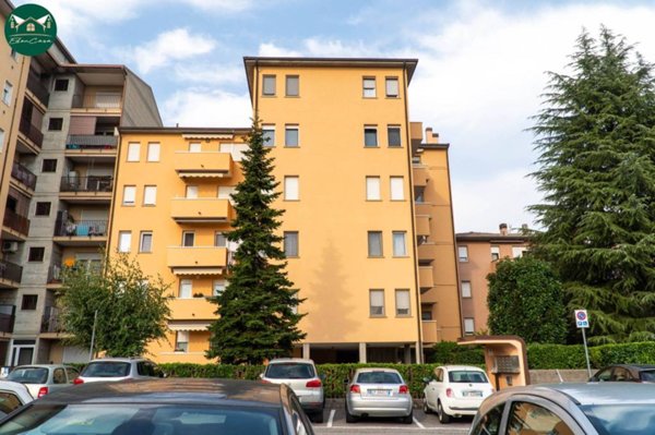 appartamento in vendita a Seriate in zona Paderno
