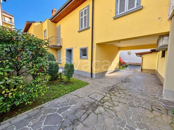 casa indipendente in vendita a Seriate in zona Paderno