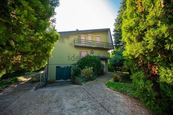 casa indipendente in vendita a Seriate in zona Comonte