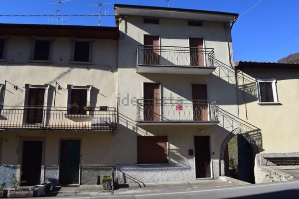 casa indipendente in vendita a Serina