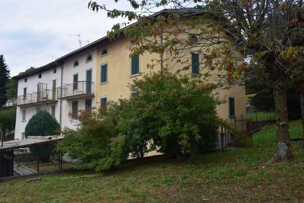 casa indipendente in vendita a Serina