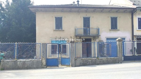 casa indipendente in vendita a Serina